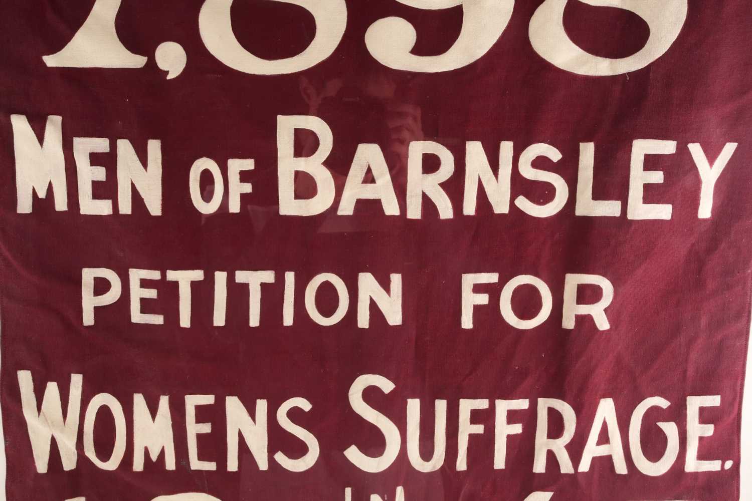 A framed, painted canvas Suffragette Banner, bearing the legend 'N.U.W.S.S. 7,898 Men of Barnsley - Image 3 of 7