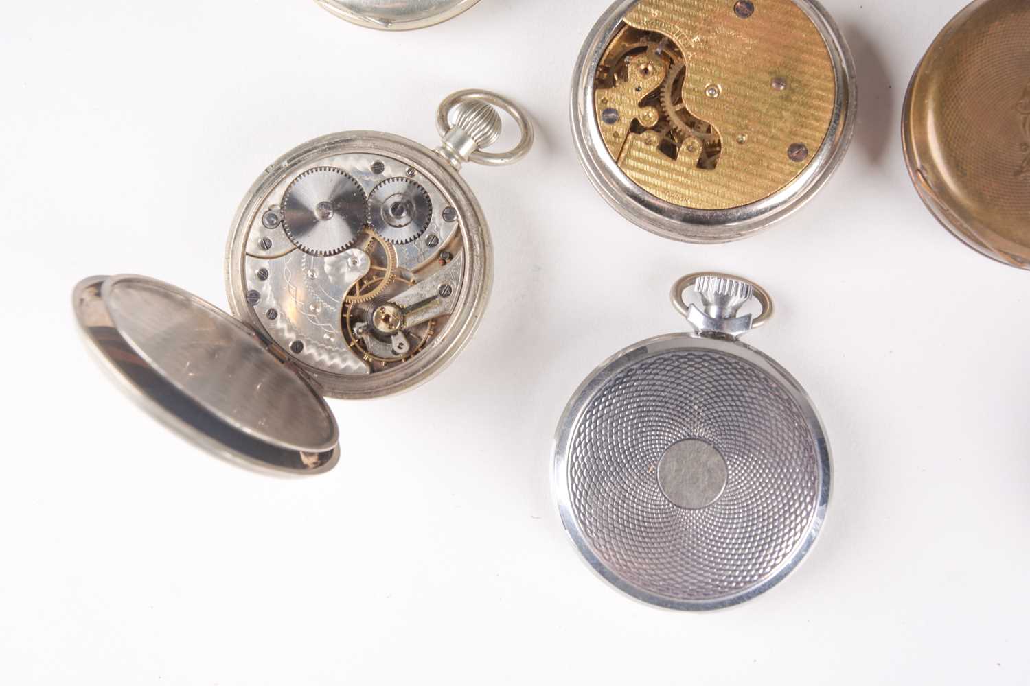 A military VC/2534 pocket stopwatch circa 1940; the reverse inscribed 1/10 second VC/2534, - Image 3 of 7