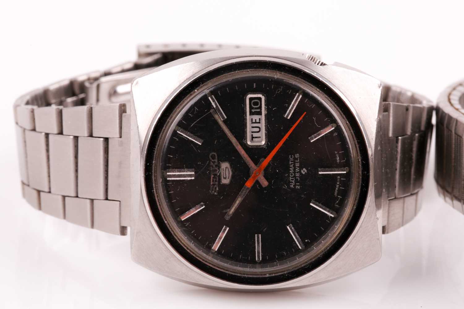 A group of three Seiko automatic stainless steel wristwatches. - Image 2 of 7