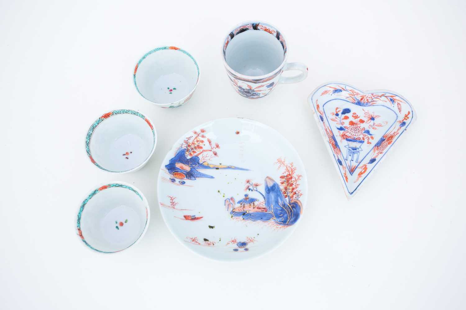 Various Chinese 18th century porcelain, comprising a heart shaped hors d'oeurve dish, a well painted