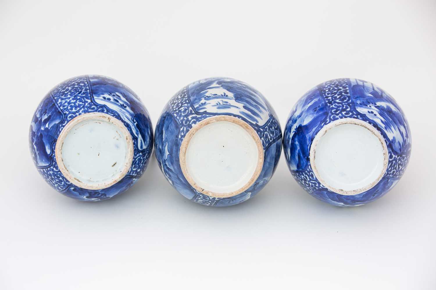 Three Japanese blue & white ewers, circa 1670 -1690, each with oviform body, with cup shape mouth - Image 4 of 4