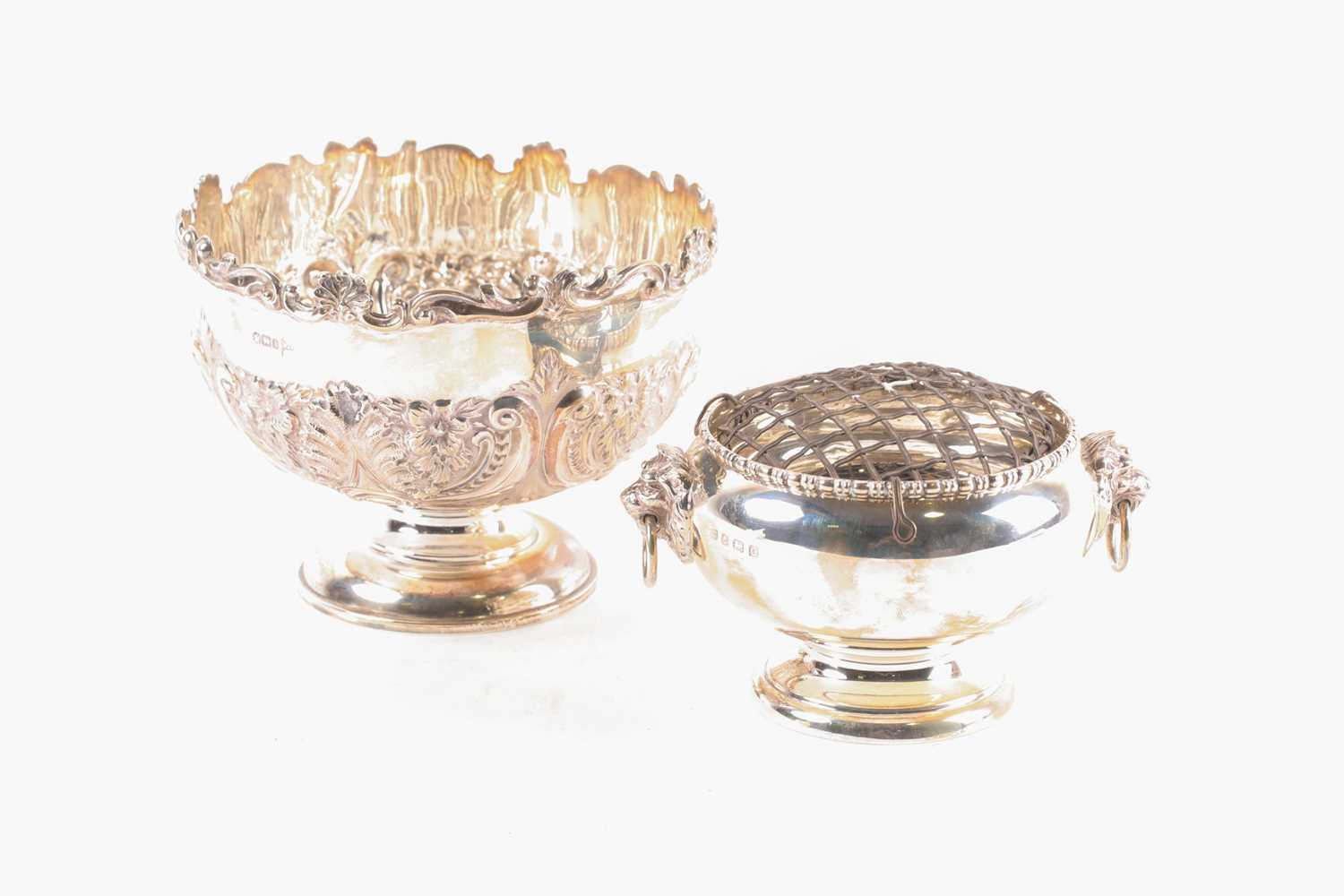 A late Victorian silver pedestal bowl, Sheffield 1900 by Walker & Hall, 11.5 cm high x 15.3 cm - Image 3 of 5