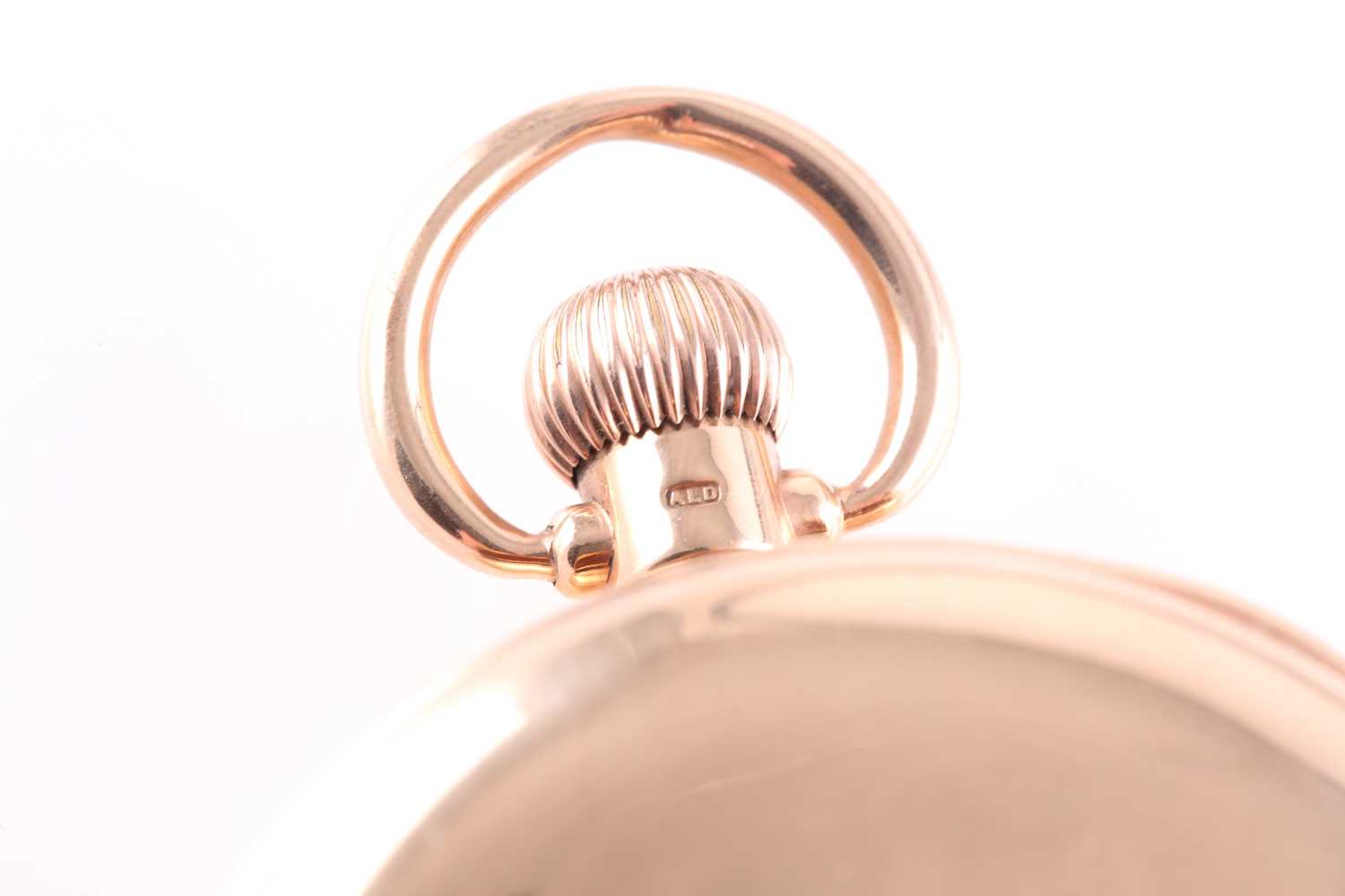 An early 20th century 9ct yellow gold closed cased pocket watch, with white enamel Roman numeral - Image 8 of 10