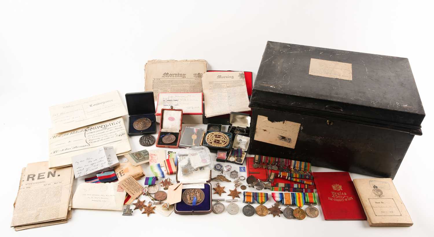 A mixed group of WWI and WWII medals, some grouped, to include a WWI Campaign and Victory medal to