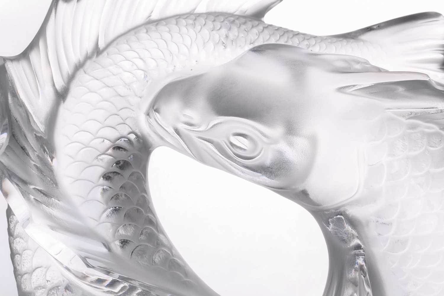 A Lalique double fish sculpture of a pair of writhing fish on a circular base, 28 cm high x 25 cm - Image 2 of 6