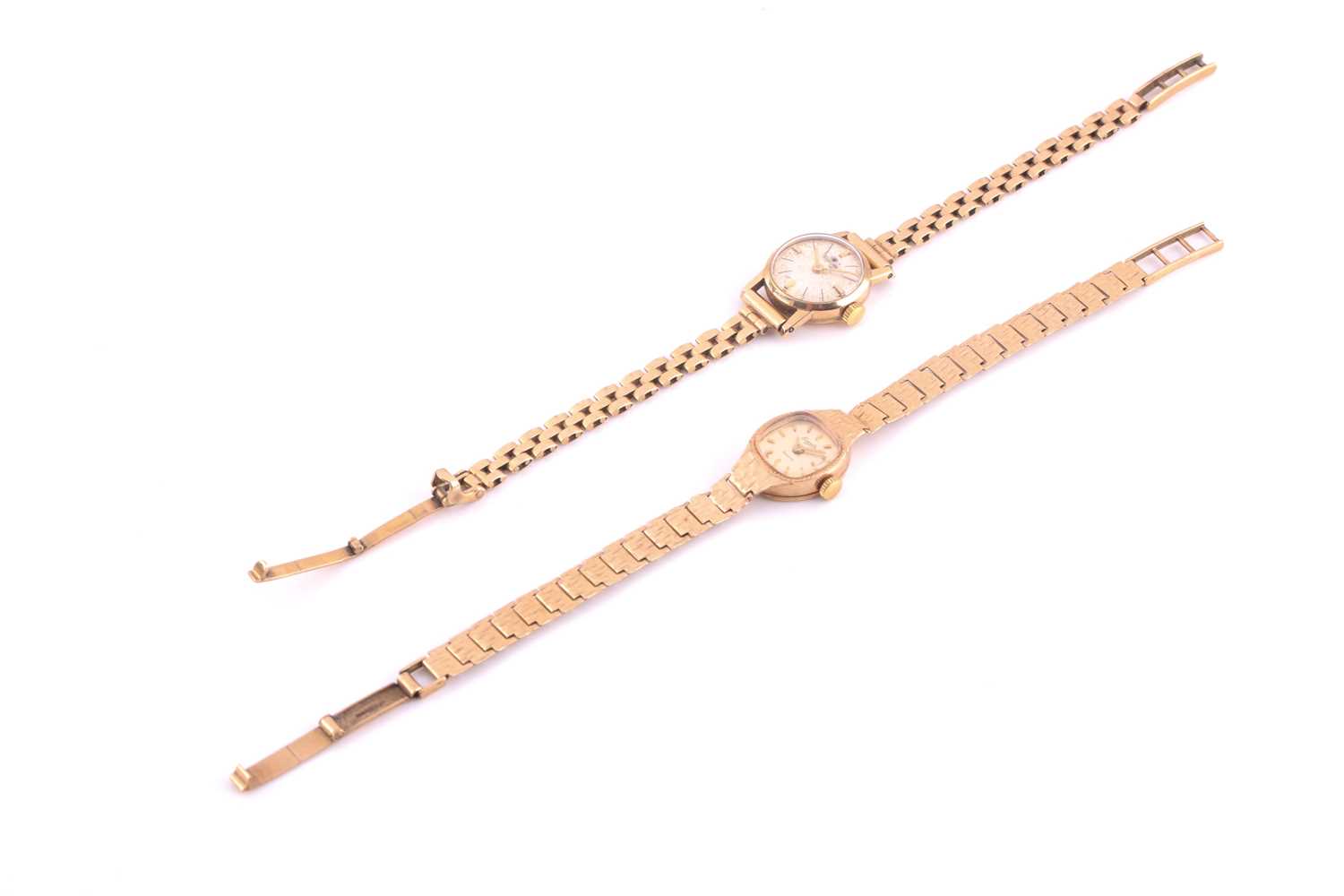 A ladies 9ct yellow gold Everite cocktail watch, on textured yellow metal strap, approximately 17 cm