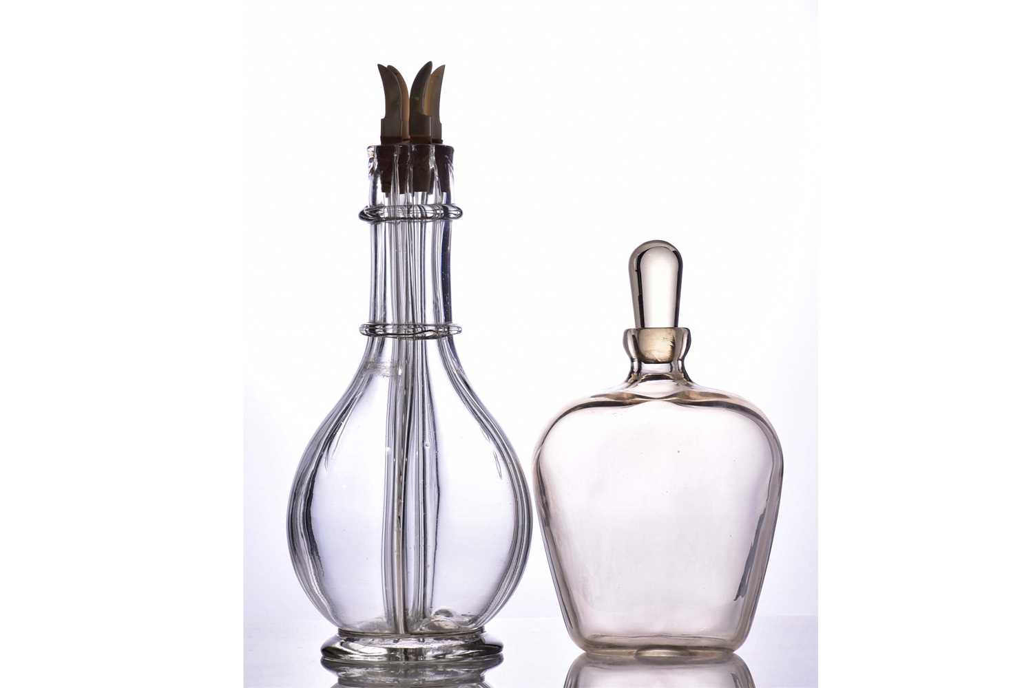 A 20th century Sevres crystal whiskey decanter and stopper. 26 cm high. Together with eight other - Image 4 of 6