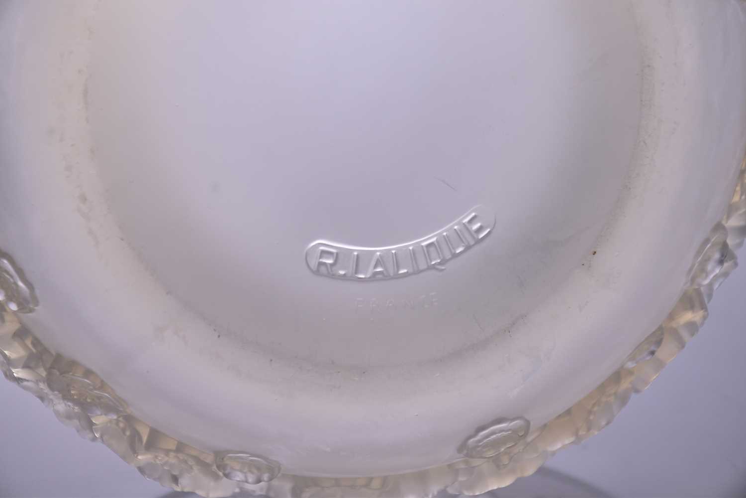 A Lalique "Primaveres" pattern circular powder jar and cover. Bearing moulded R.Lalique mark to - Image 8 of 9