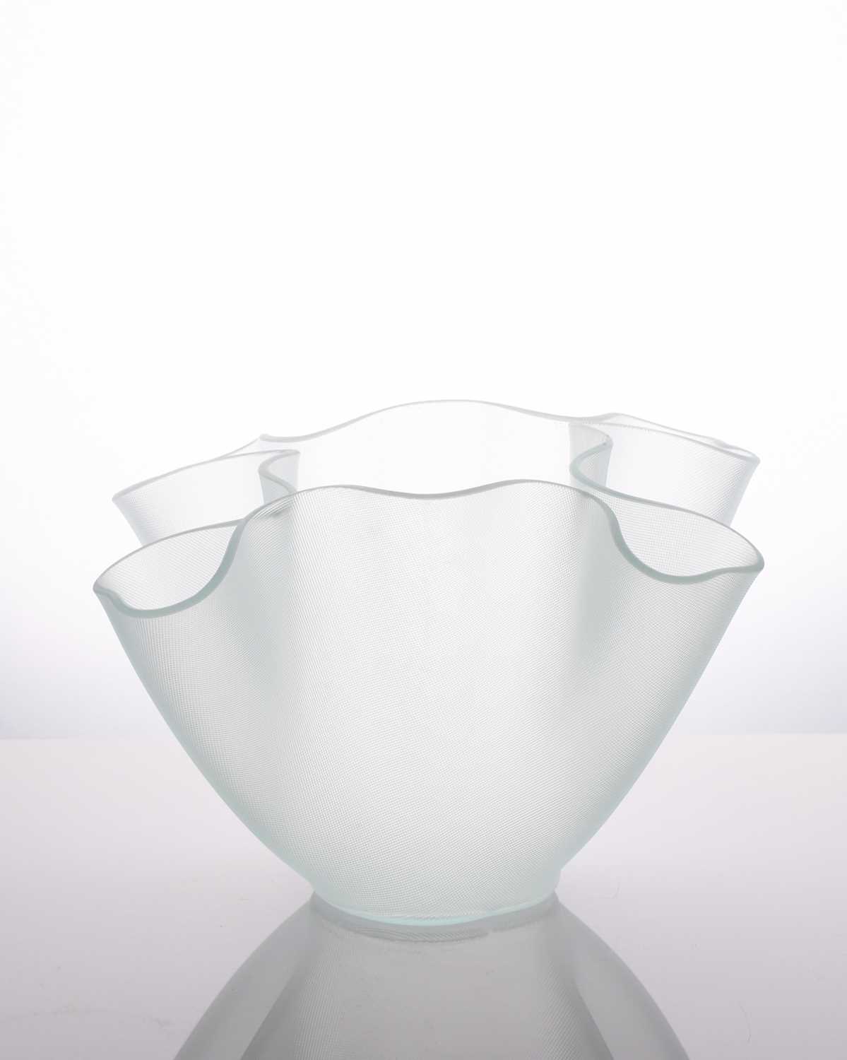 A set of three Pietro Chiesa large "Cartoccio" handkerchief type art glass vases for FontanaArte, - Image 2 of 7