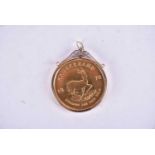 South Africa, 1oz Krugerrand, 1978, in 9ct gold loose pendant mount