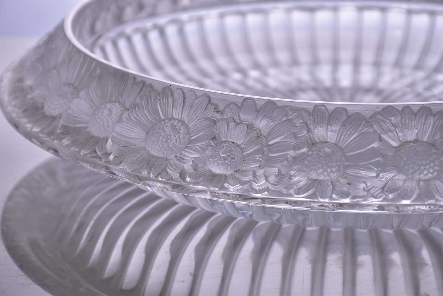 A Lalique 'Marguerites' pattern circular table centre with a frosted and moulded border, bearing - Image 2 of 5