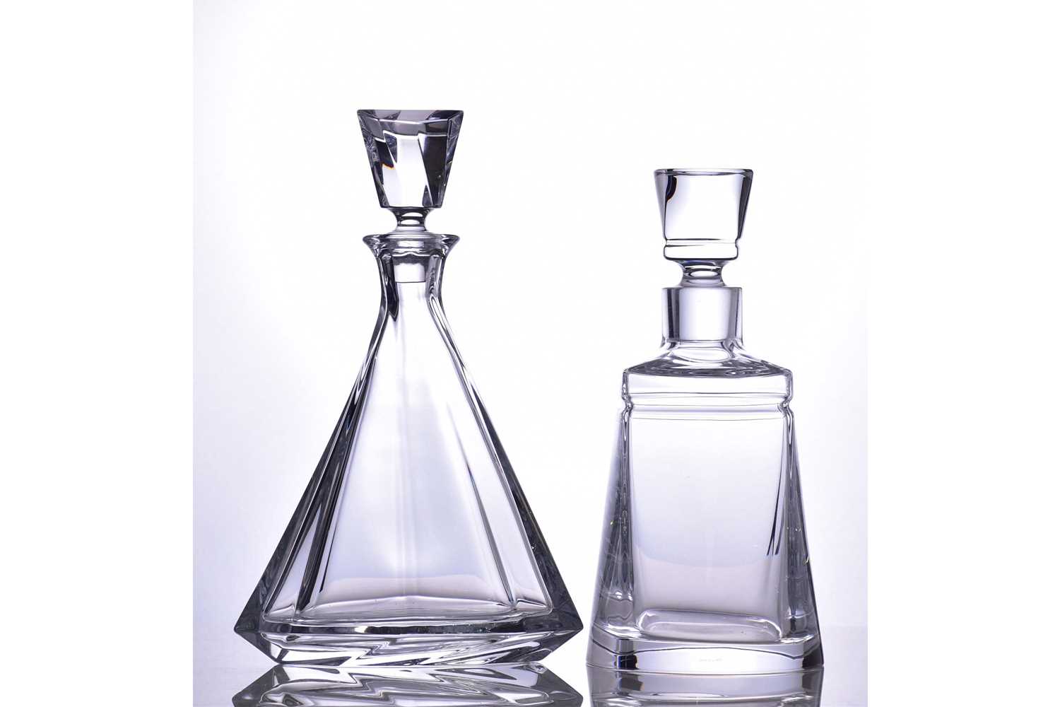 A 20th century Sevres crystal whiskey decanter and stopper. 26 cm high. Together with eight other - Image 3 of 6