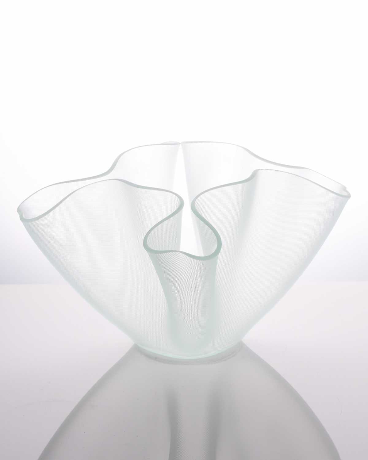 A set of three Pietro Chiesa large "Cartoccio" handkerchief type art glass vases for FontanaArte, - Image 4 of 7