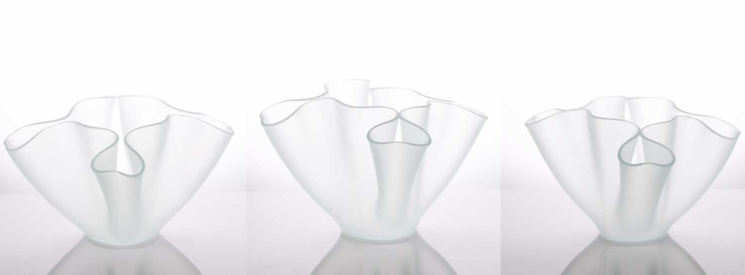 A set of three Pietro Chiesa large "Cartoccio" handkerchief type art glass vases for FontanaArte,