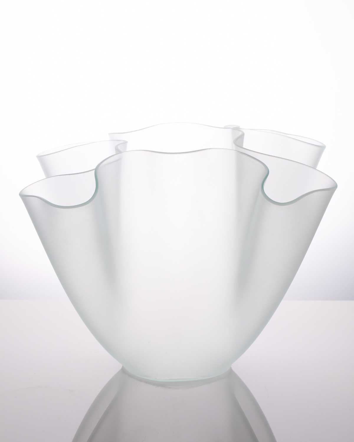 A pair of Pietro Chiesa "Cartoccio" handkerchief type art glass vases for FontanaArte, C1980s. - Image 7 of 7