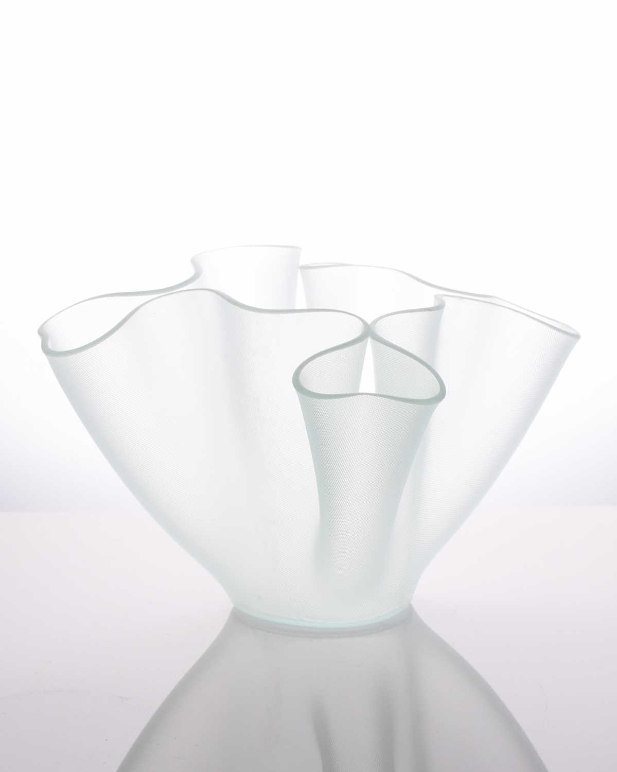 A set of three Pietro Chiesa large "Cartoccio" handkerchief type art glass vases for FontanaArte, - Image 6 of 7