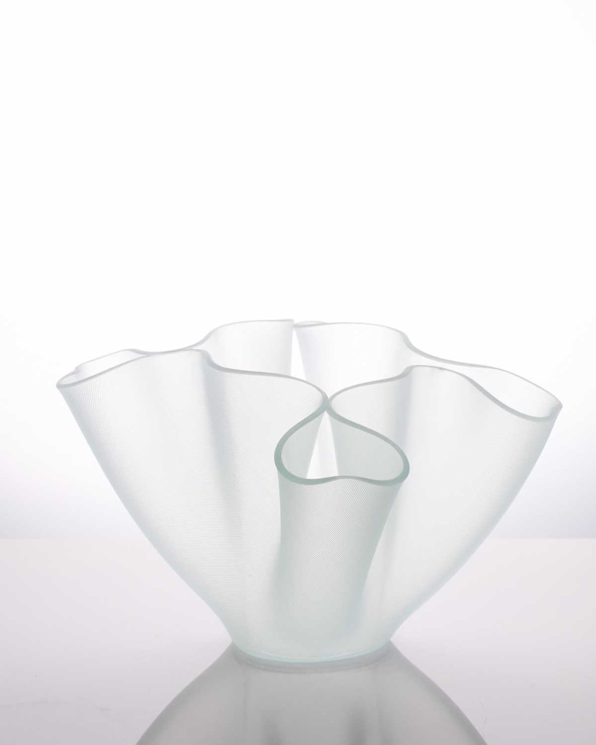 A set of three Pietro Chiesa large "Cartoccio" handkerchief type art glass vases for FontanaArte, - Image 5 of 7