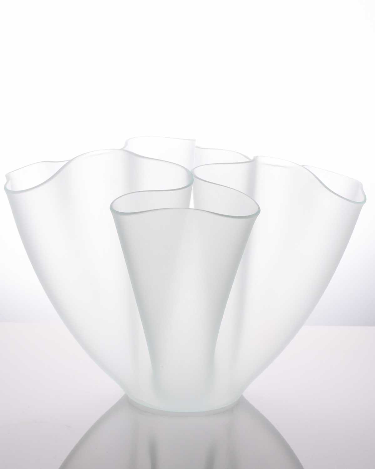 A pair of Pietro Chiesa "Cartoccio" handkerchief type art glass vases for FontanaArte, C1980s. - Image 6 of 7