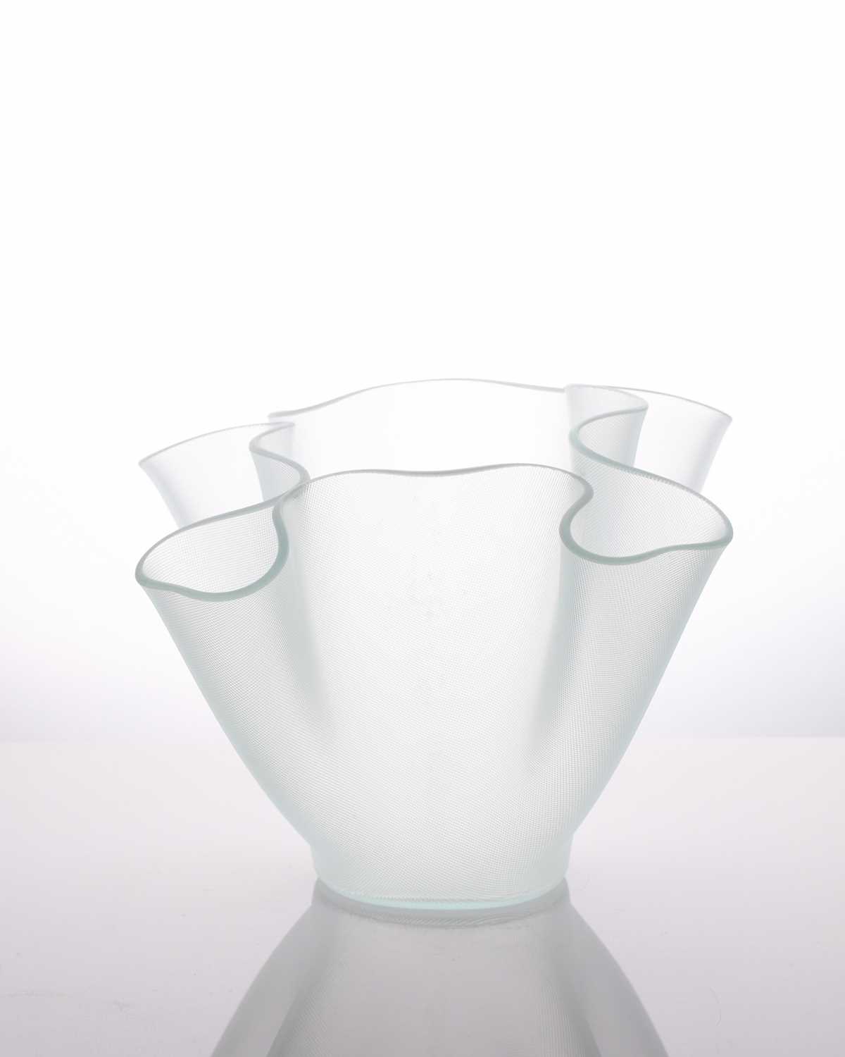 A set of three Pietro Chiesa large "Cartoccio" handkerchief type art glass vases for FontanaArte, - Image 7 of 7