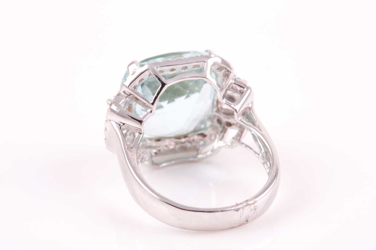 A diamond and aquamarine cocktail ring, set with a cushion-cut aquamarine of approximately 9.90 - Image 4 of 5