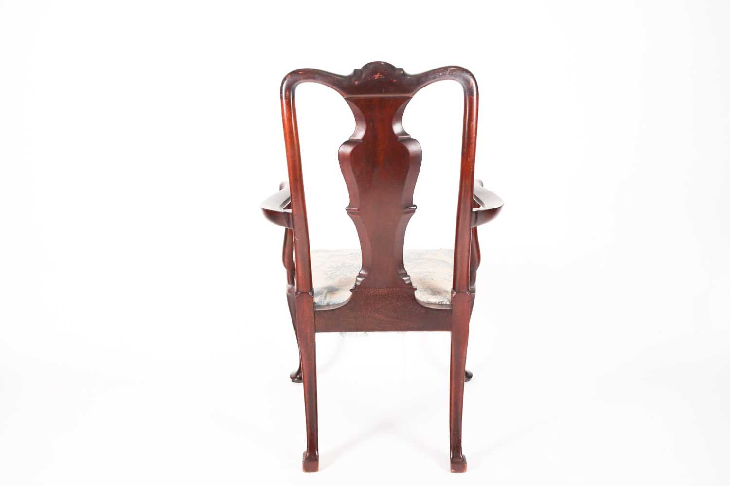 A George II style mahogany open arm carver chair with carved vase splat, crook arms above a drop - Image 4 of 6