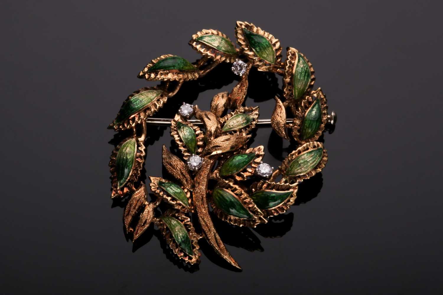 An Italian 18ct yellow gold and enamel foliate brooch, the leaves with dark and lighter green enamel