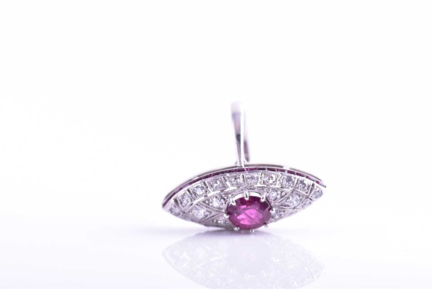 An 18ct white gold, diamond, and ruby ring, the marquise-shaped mount inset with a mixed round-cut - Bild 3 aus 5