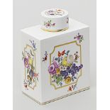 Teedose, Meissen. Vierkantform. Allseitig aufwendige Blumen- und Früchtemalerei, Gold