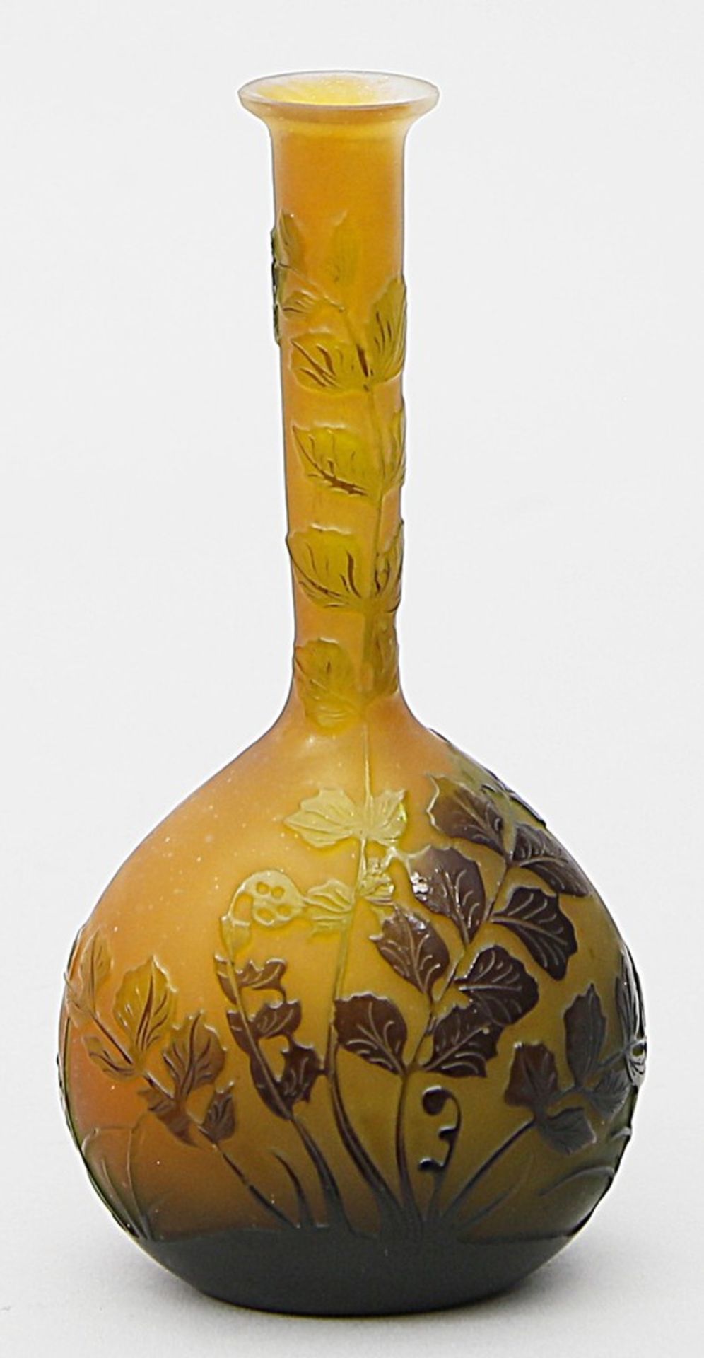 Gallé, Emille (1846 Nancy 1904) Jugendstil-Vase. Farbloses Glas mit orangem Innenübe