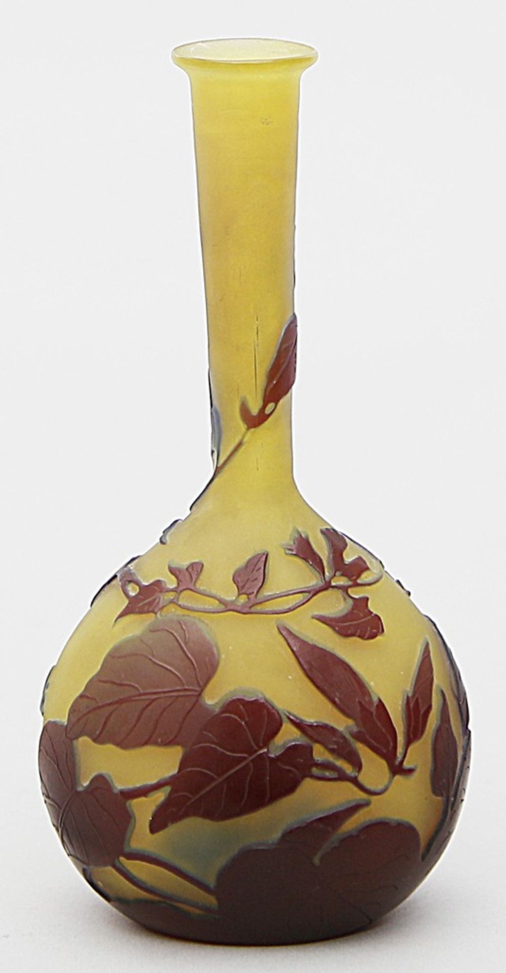 Gallé, Emille (1846 Nancy 1904) Jugendstil-Vase. Farbloses Glas mit hellgelbem Innenüberfang. - Bild 4 aus 5