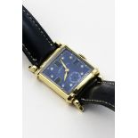 Art Deco-Armbanduhr "TIFFANY & CO.". 14 kt. GG-Gehäuse und -Bandanstösse. Dunkelblau