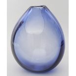 Lütken, Per (1916 Dänemark 1998) Große Künstler-Vase. Blaues Glas. Boden mit gravi