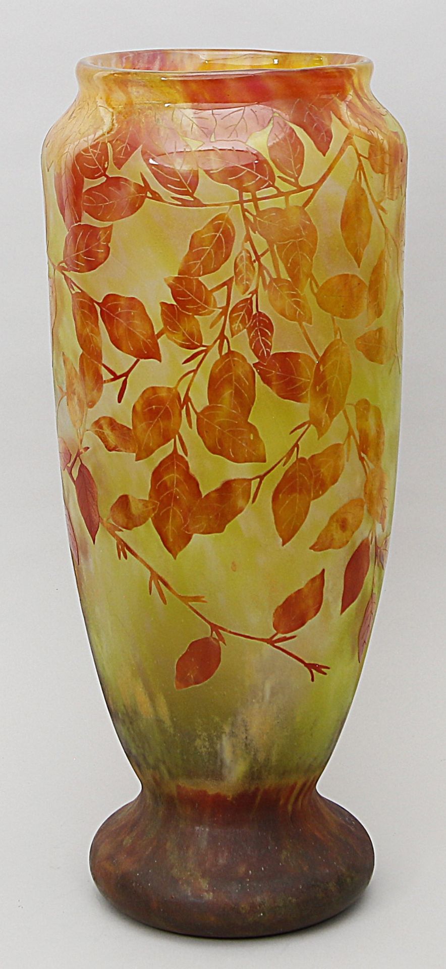 Jugendstil-Vase, Daum Nancy. Farbloses, matt geätztes Glas mit gelben Pulvereinschmel - Bild 3 aus 7