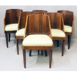 Sechs Art Deco-Stühle, Maison Gouffé. Hölzerne Gestelle, furniert, zwei Stühle mit