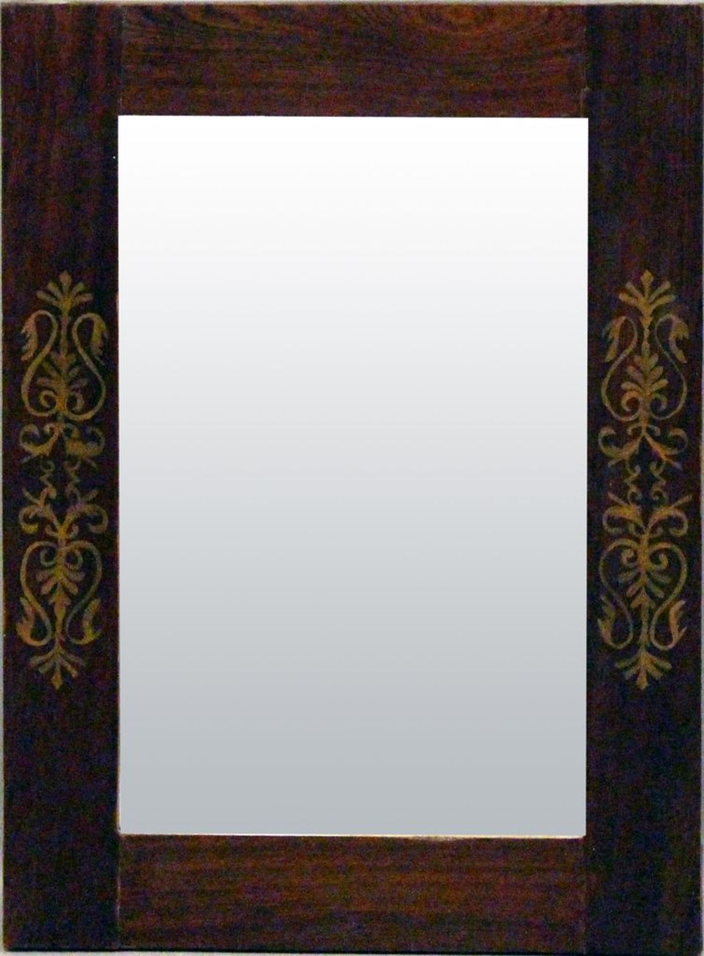 Spiegel (20. Jh.). Buche, gebeizt. Aufgemalte Ornamente. Altes Spiegelglas. 45,5x 62 c