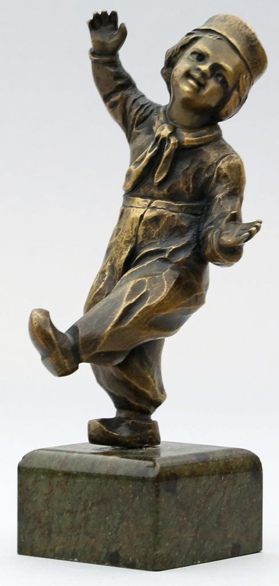 Skulptur "tanzender Holländerjunge". Teils dunkel patinierte Bronze. Anf. 20. Jh. Mar