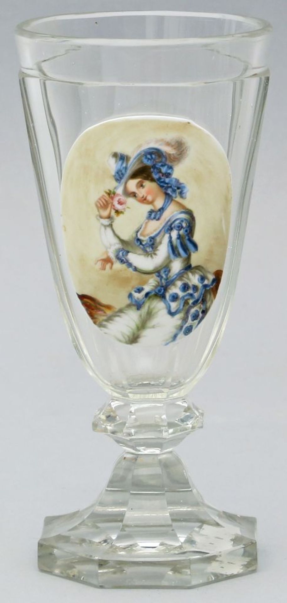 Biedermeier-Becher. Farbloses, leicht blasiges Glas. Konische, facettierte Kuppa, Sche