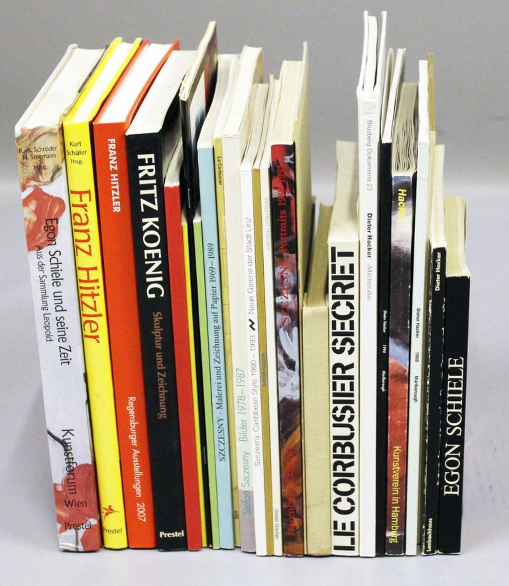 Posten Bücher, zur Kunst der Moderne und Gegenwart in Deutschland. Dabei Egon Schiele