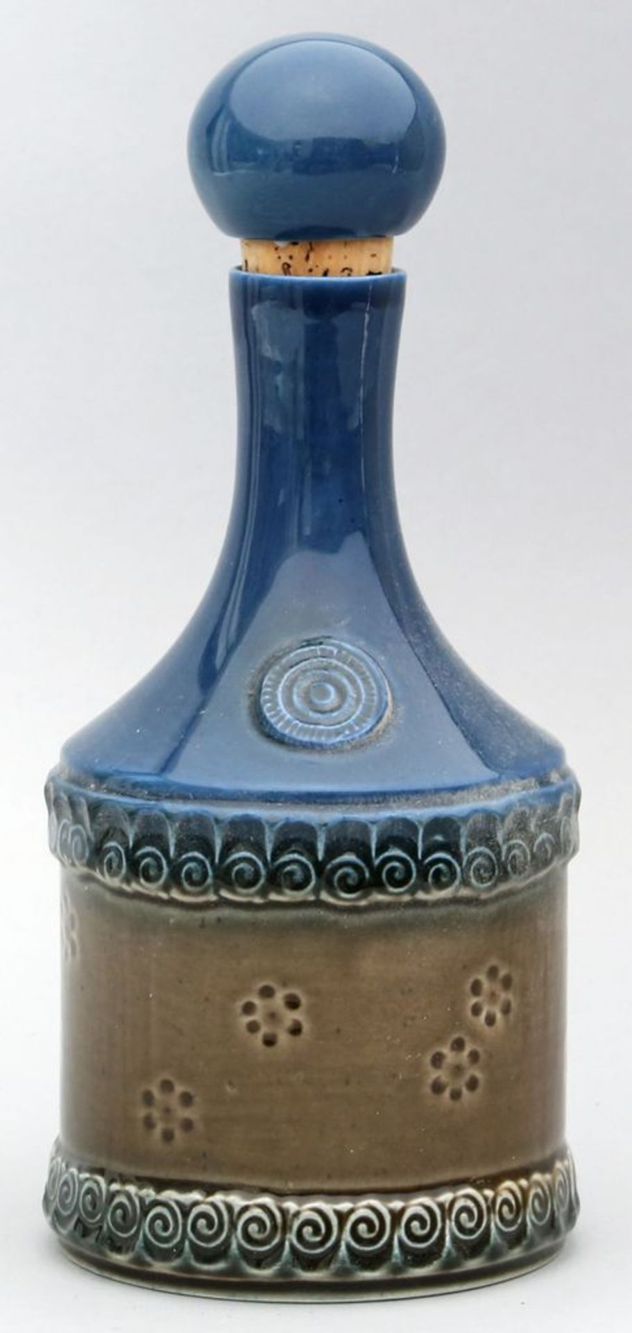 Wiinblad, Björn (1918 Kopenhagen - Lyngby 2006) Keramik, braun und blau glasiert. Kar