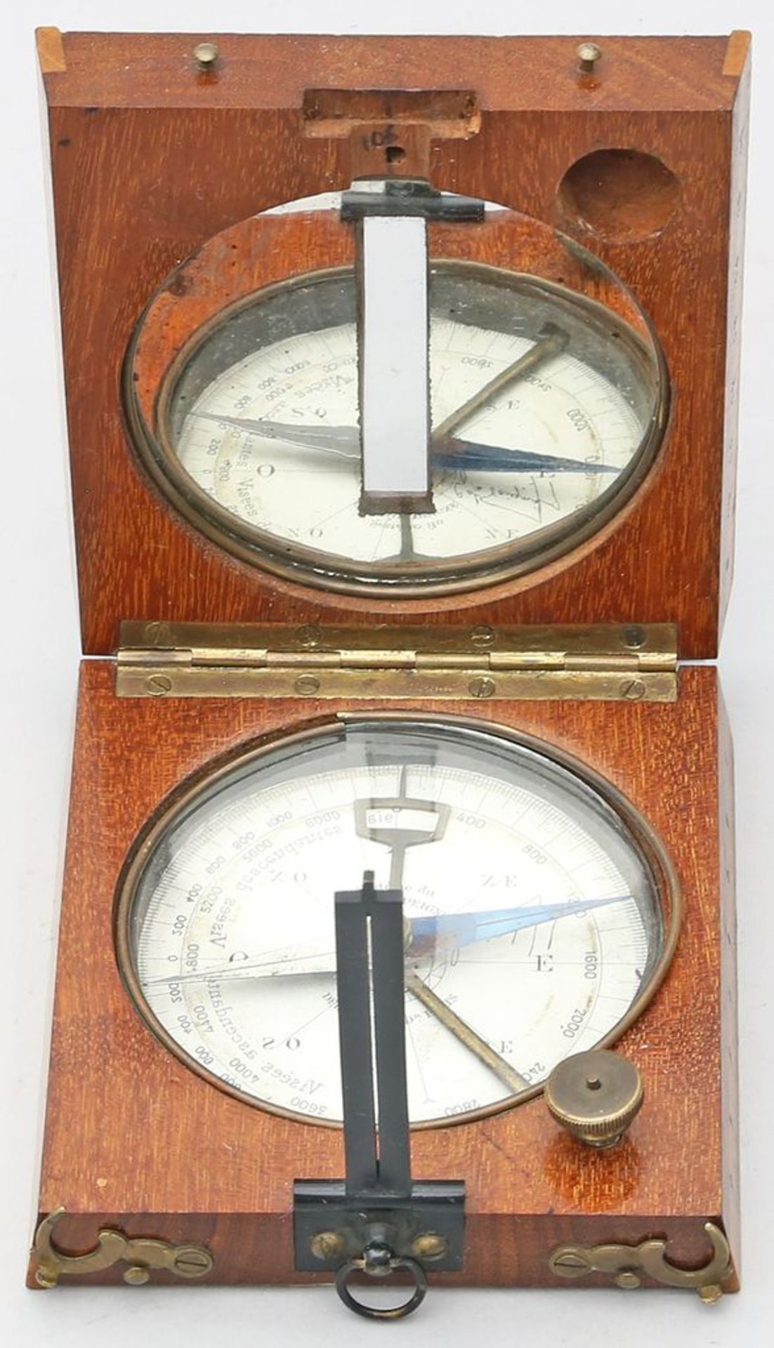 Französischer Kompass. Klappbares Holzgehäuse mit Messing. Herstelleretikett Delagra