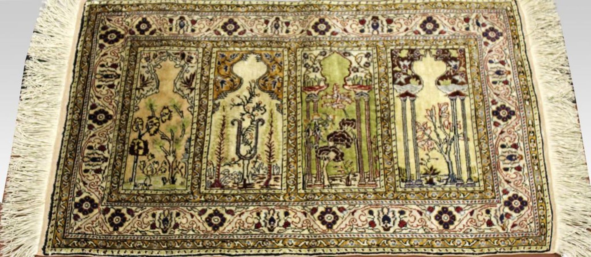 Kayseri, Seide, ca. 46x 71 cm.