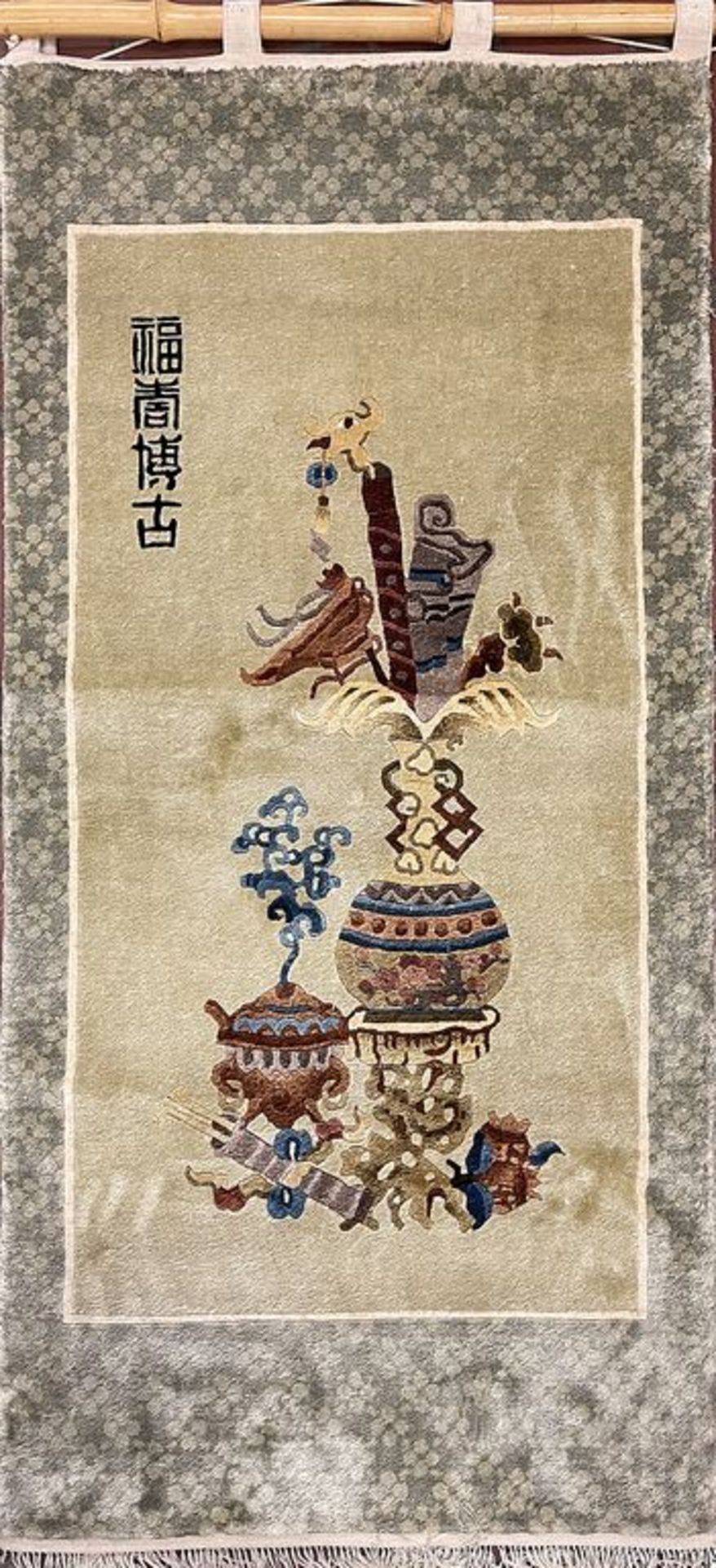 China, Seide, ca. 124x 61 cm.