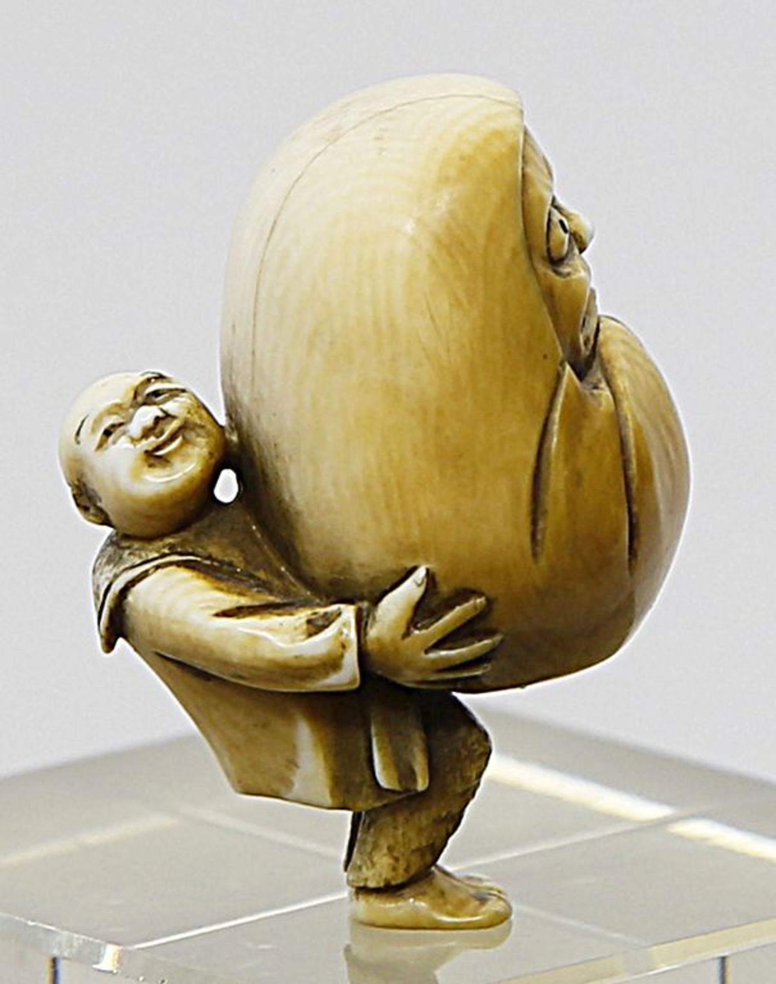 Netsuke "Mann mit Daruma". - Image 2 of 2