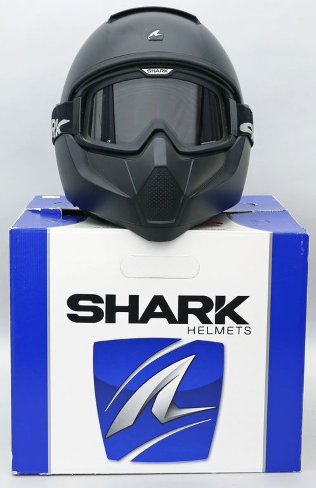 Motorradhelm mit Brille, Shark.