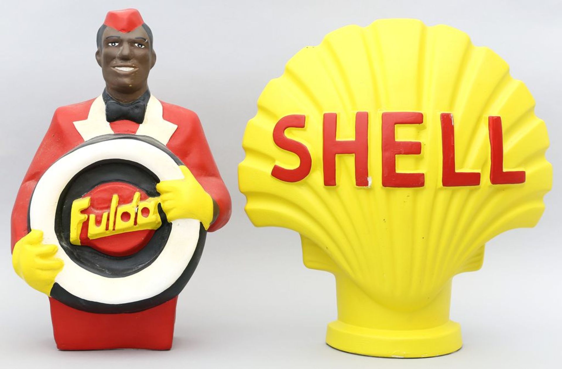 Retro-Schild "Shell" und Figur "Fulda".