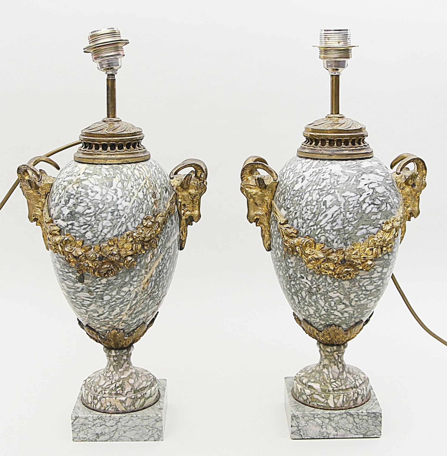 Paar Vasen im Stil Louis XVI. - Bild 2 aus 2