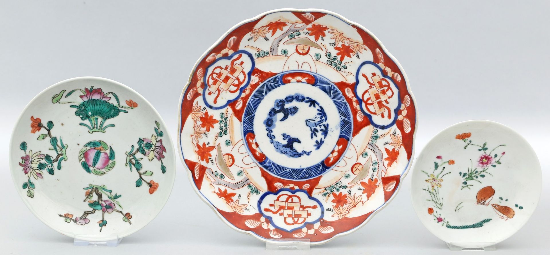 Imari-Schale und 2 chinesische Schälchen.