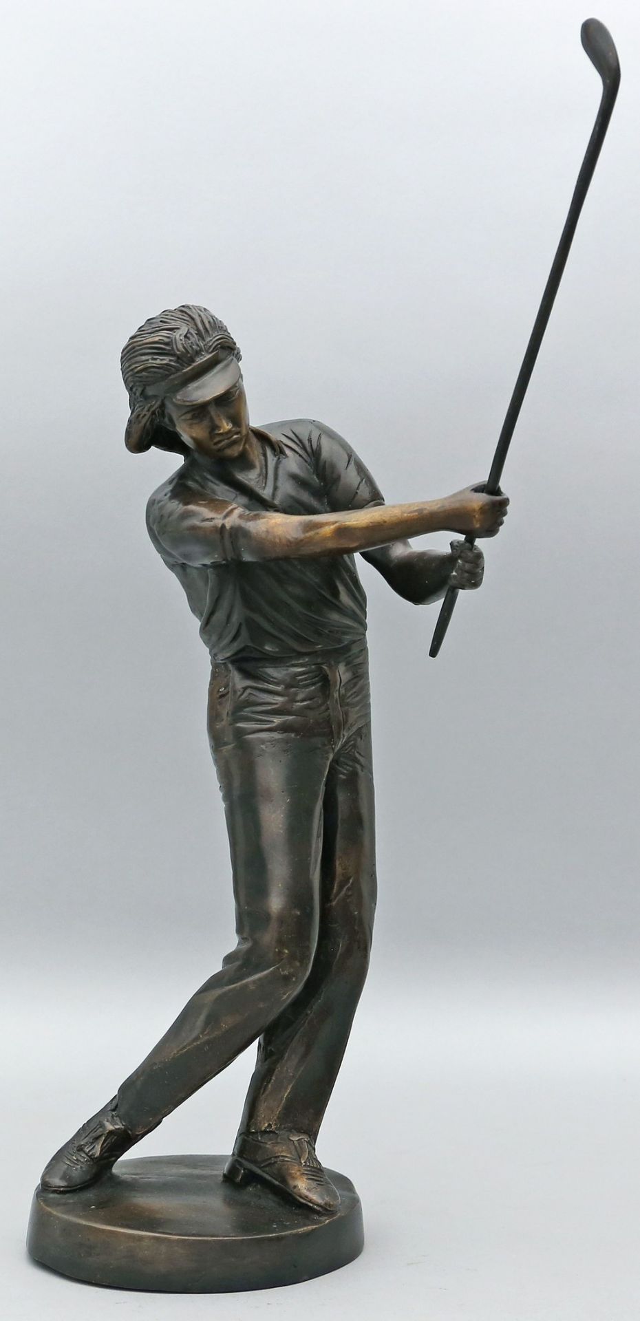 Skulptur eines Golfspielers. - Image 2 of 2