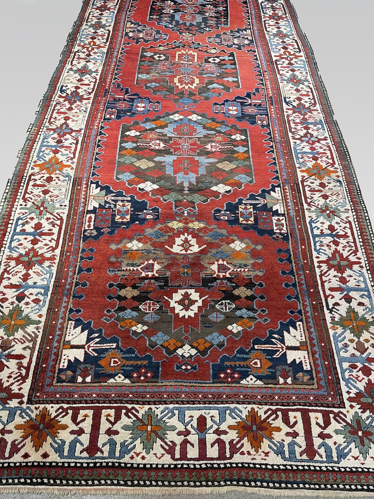 Kasak, ca. 379x 164 cm.