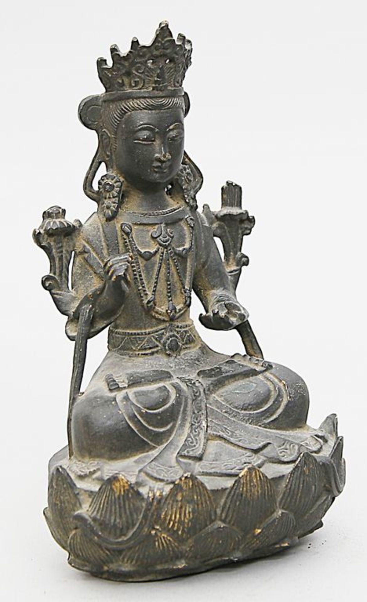 Skulptur "Bodhisattva Guanyin", Ming-Zeit. Bronze. Schwarz-braune Patina mit Resten ehemaliger - Bild 3 aus 4